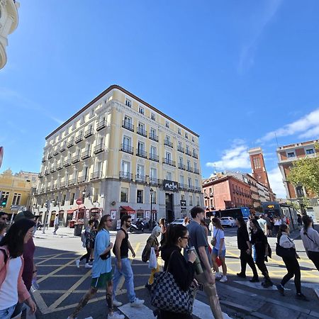 Ch Cruz Madrid Hotell Exteriör bild