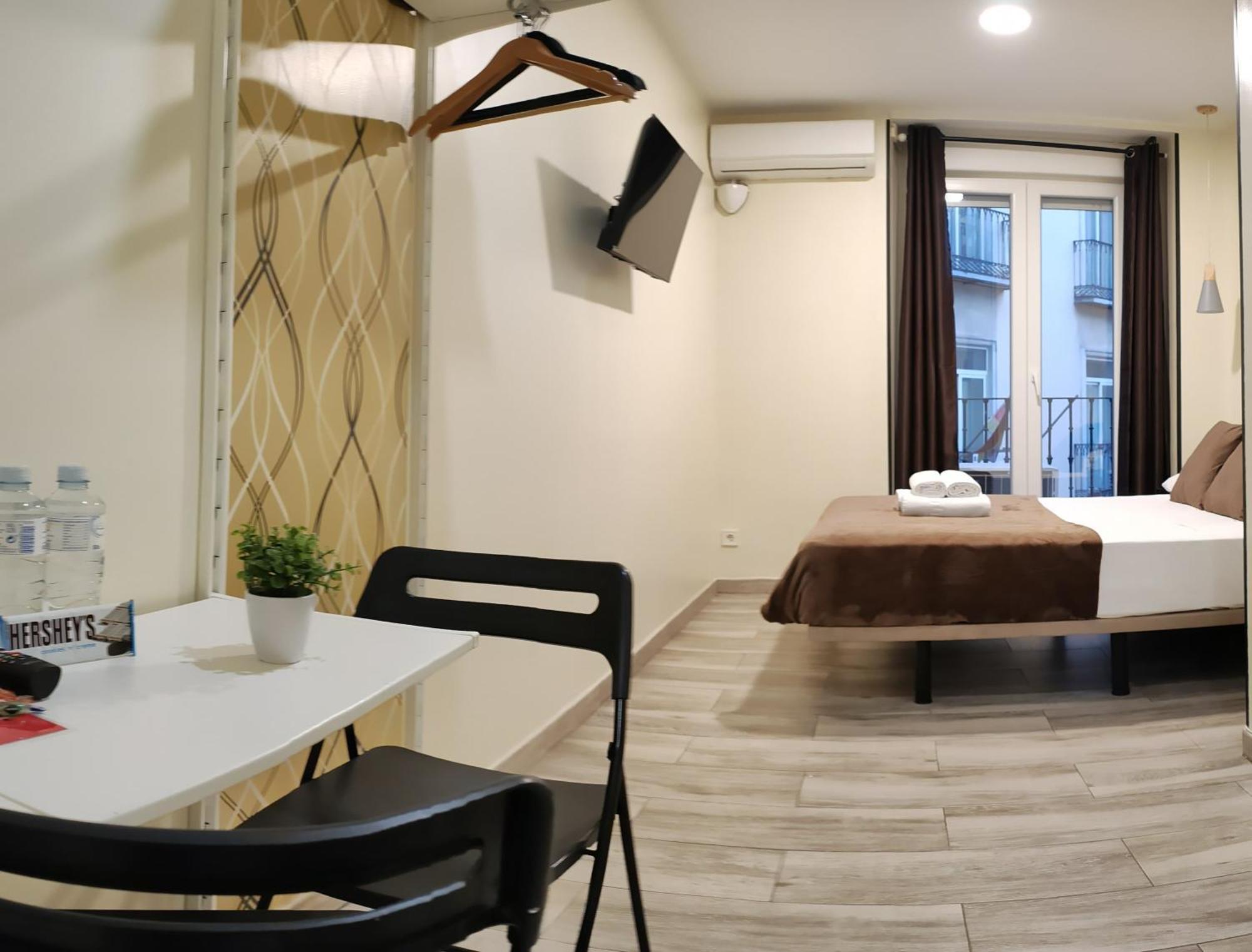 Ch Cruz Madrid Hotell Exteriör bild